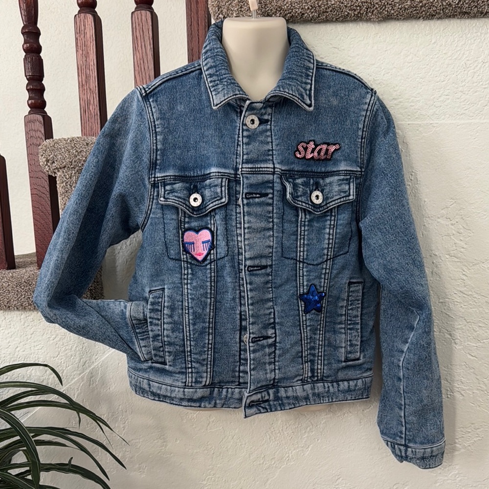 H & M Girl’s Soft Denim Jacket with Star and Heart Patches Size 9-10 Y EUC